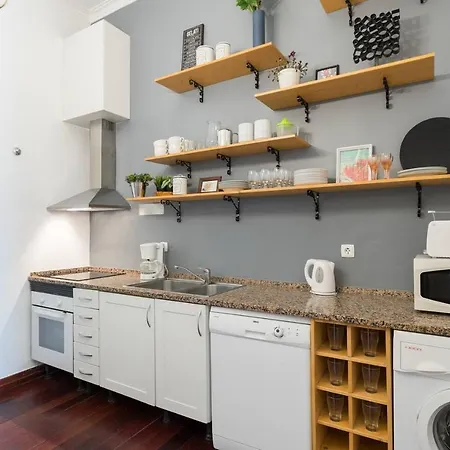 Appartement 3 Bedroom, 2 Bathroom - Palma Lissabon